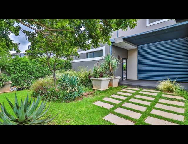 5 BEDROOM HOUSE FOR SALE IN MIDSTREAM RIDGE